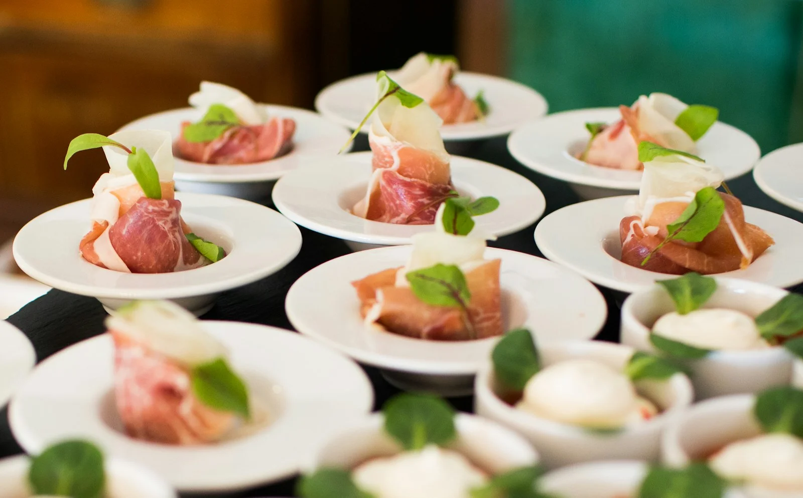 Assiettes de bouchées dressées